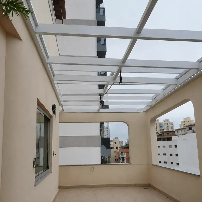 Cobertura de vidro instalada em terraço de cobertura